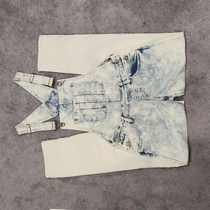 Junior's Size 7/8 denim overalls
